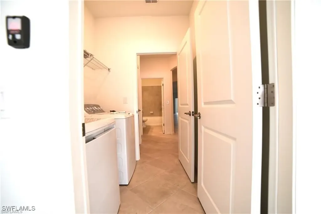 2665 Vine Avenue Naples FL 34120