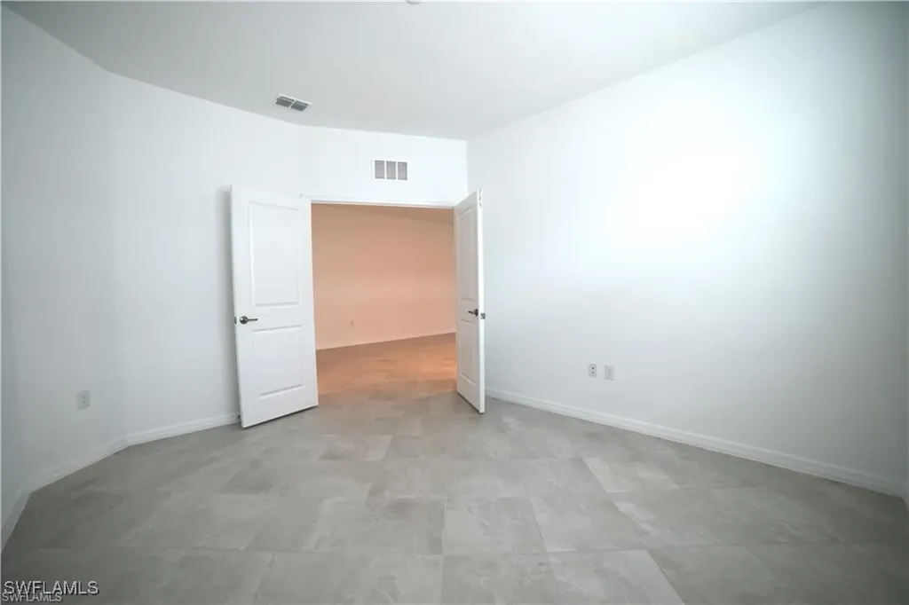 2665 Vine Avenue Naples FL 34120