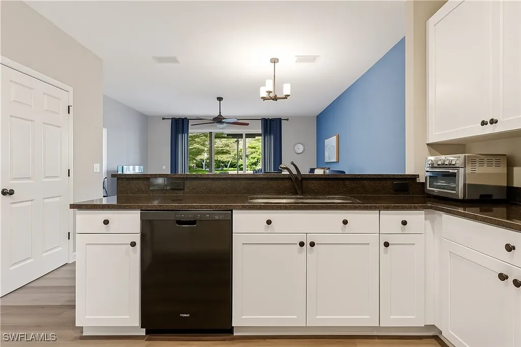 8461 Village Edge Circle Fort Myers FL 33919