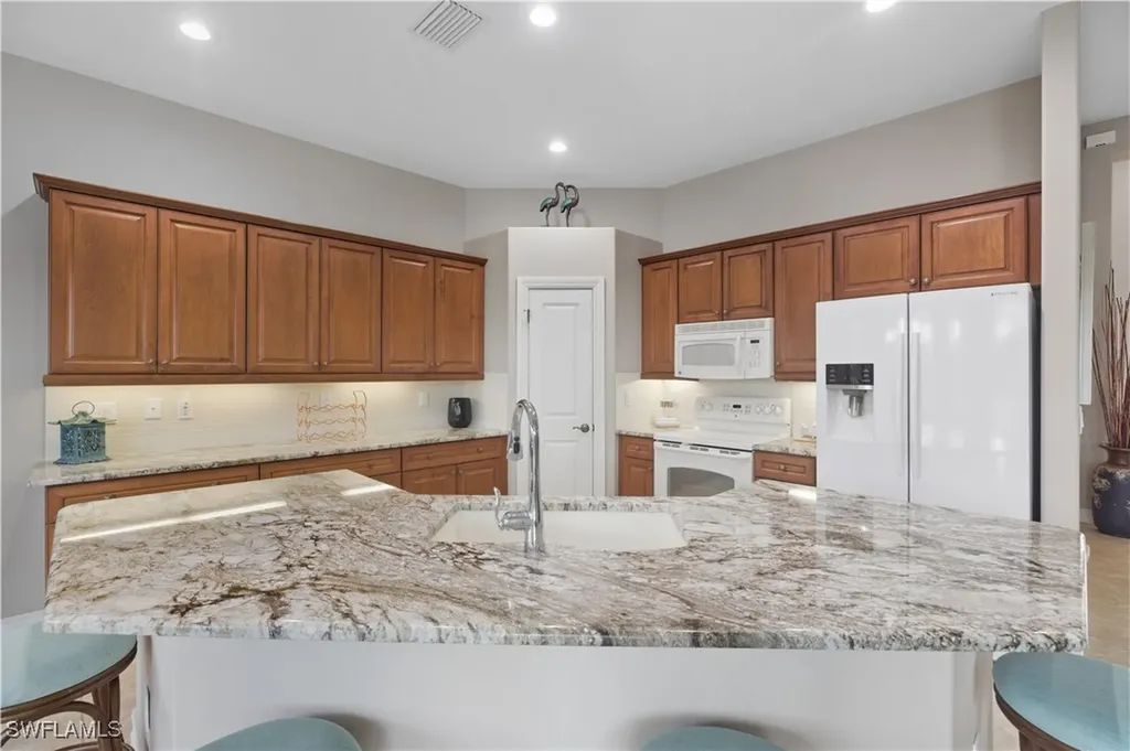 6097 Dogleg Drive Naples FL 34113