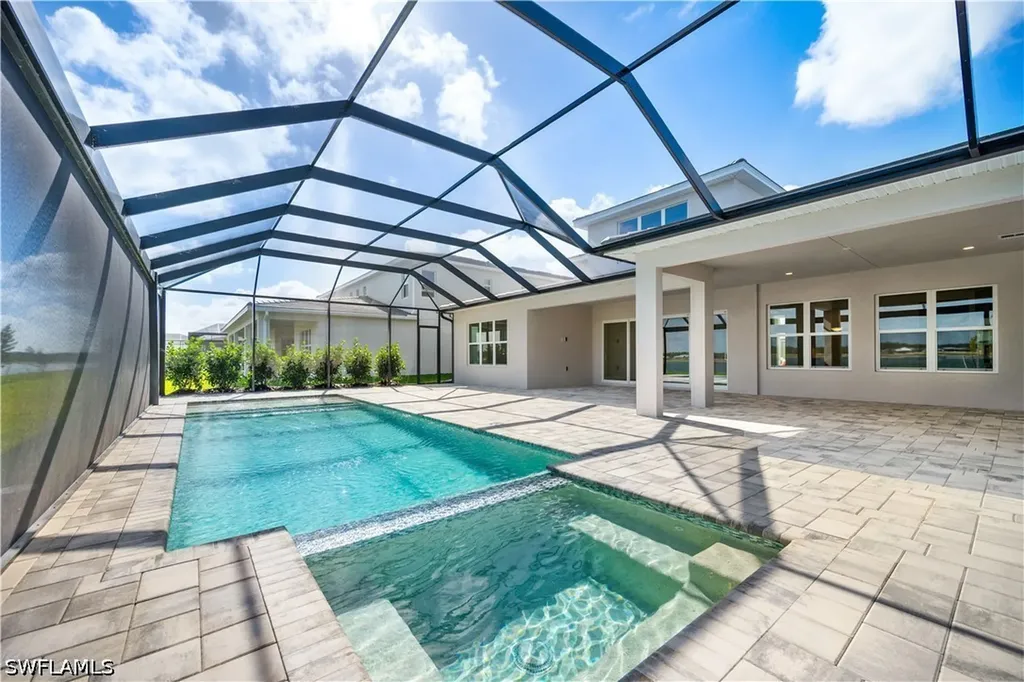 8762 Driftwood Drive Naples FL 34114