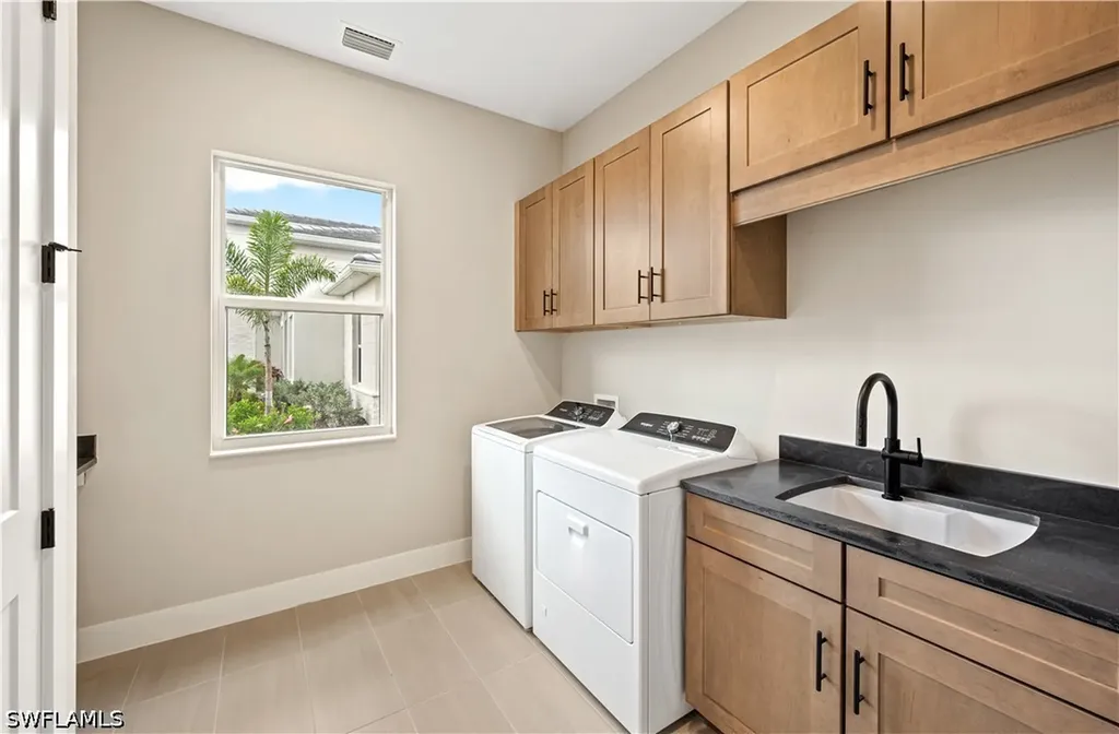 8762 Driftwood Drive Naples FL 34114