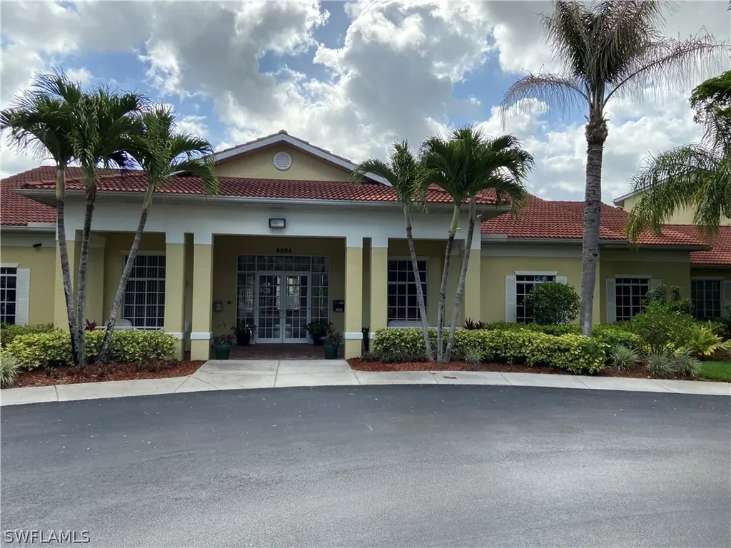 8274 Key Royal Circle Naples FL 34119