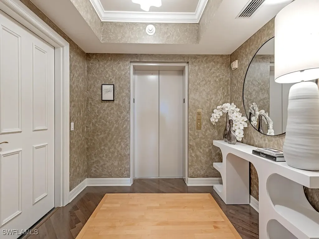 7575 Pelican Bay Boulevard Naples FL 34108