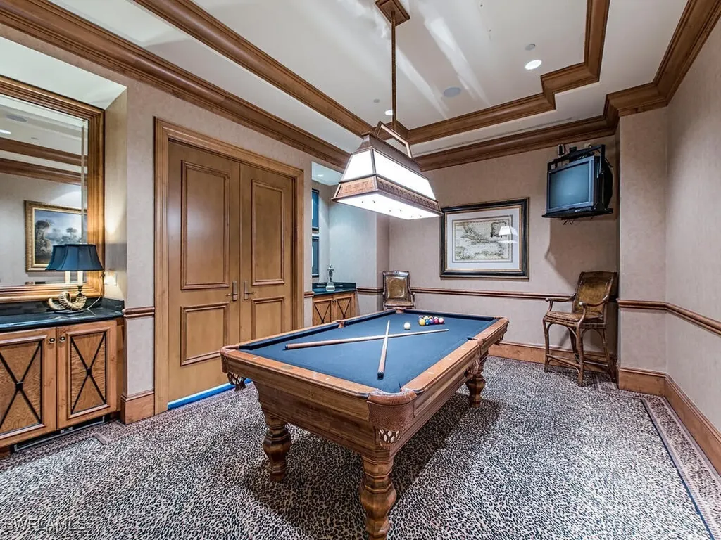 7575 Pelican Bay Boulevard Naples FL 34108