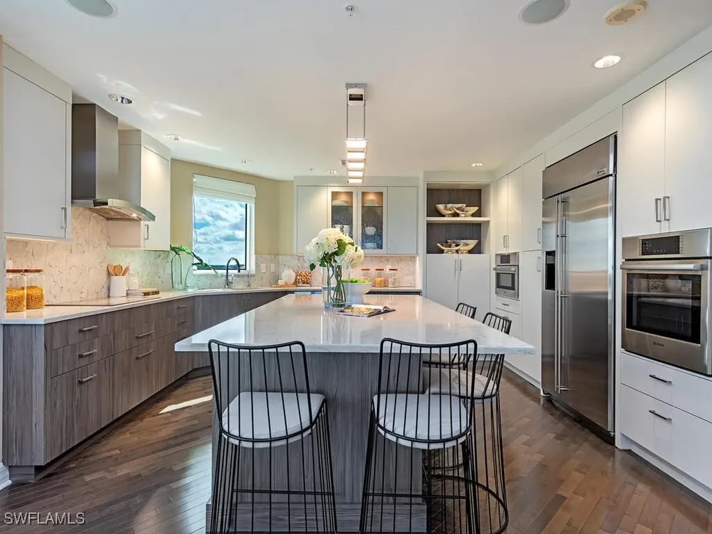 7575 Pelican Bay Boulevard Naples FL 34108
