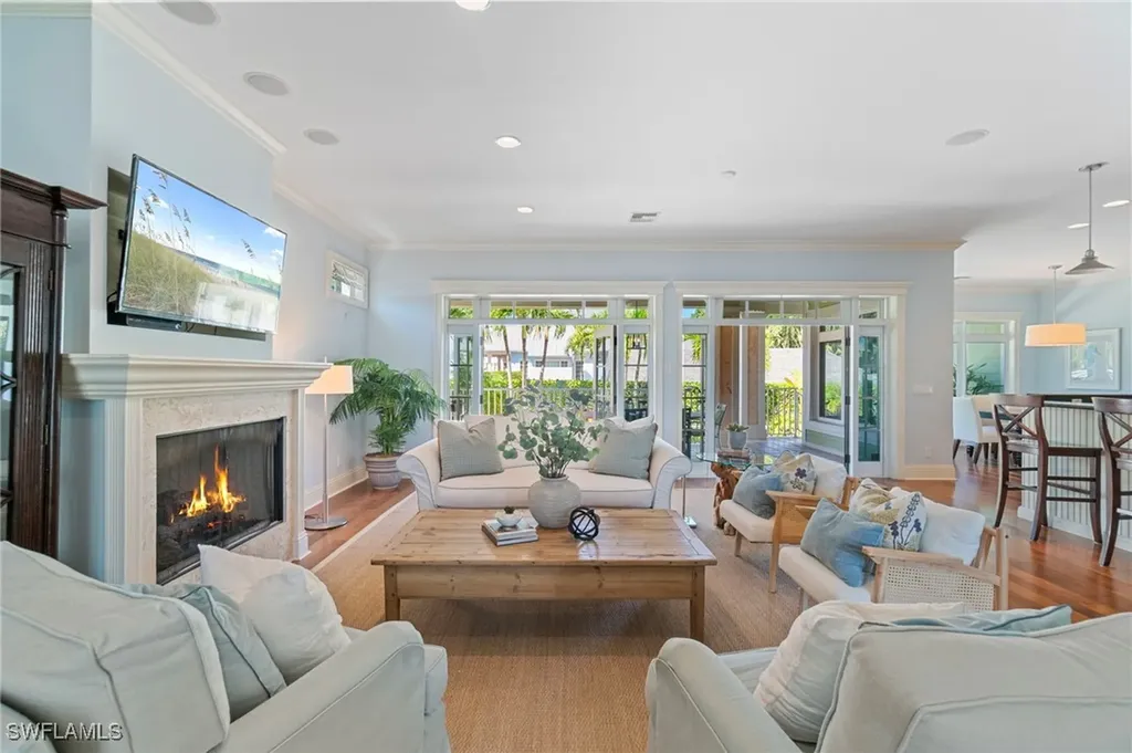 645 Broad Avenue S Naples FL 34102