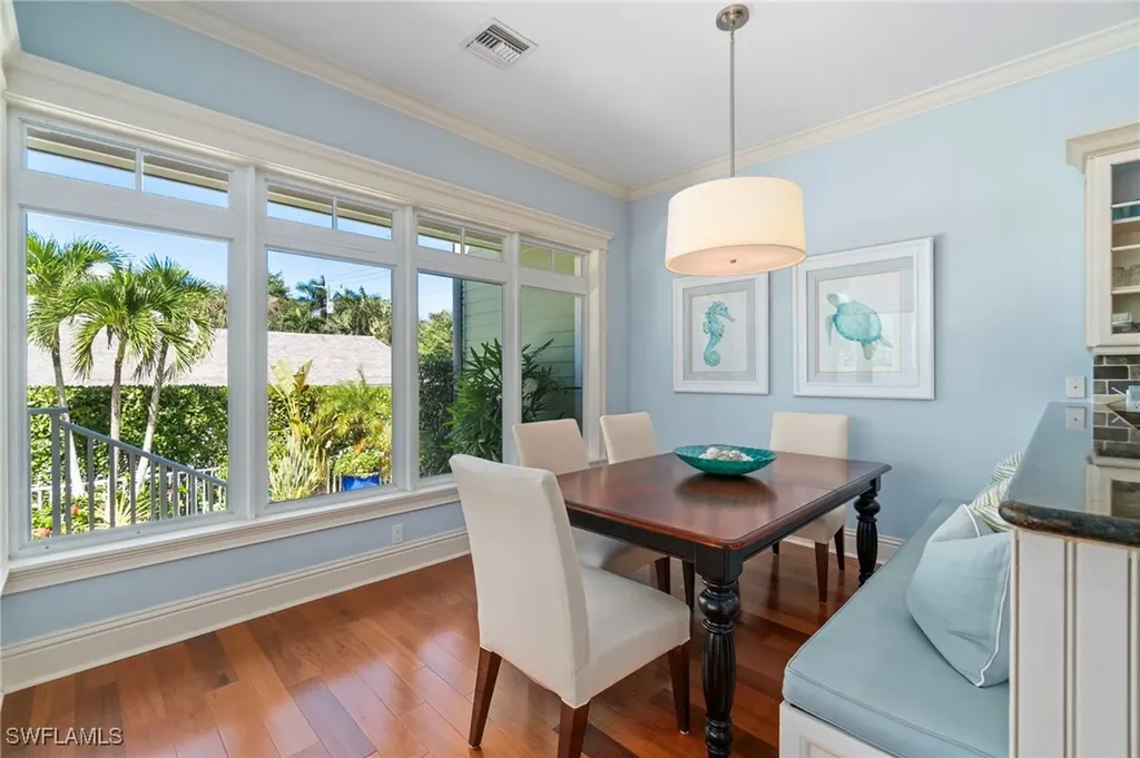 645 Broad Avenue S Naples FL 34102