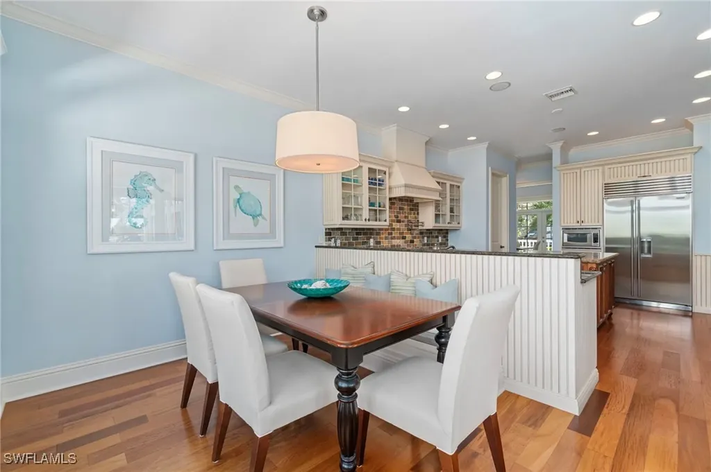645 Broad Avenue S Naples FL 34102