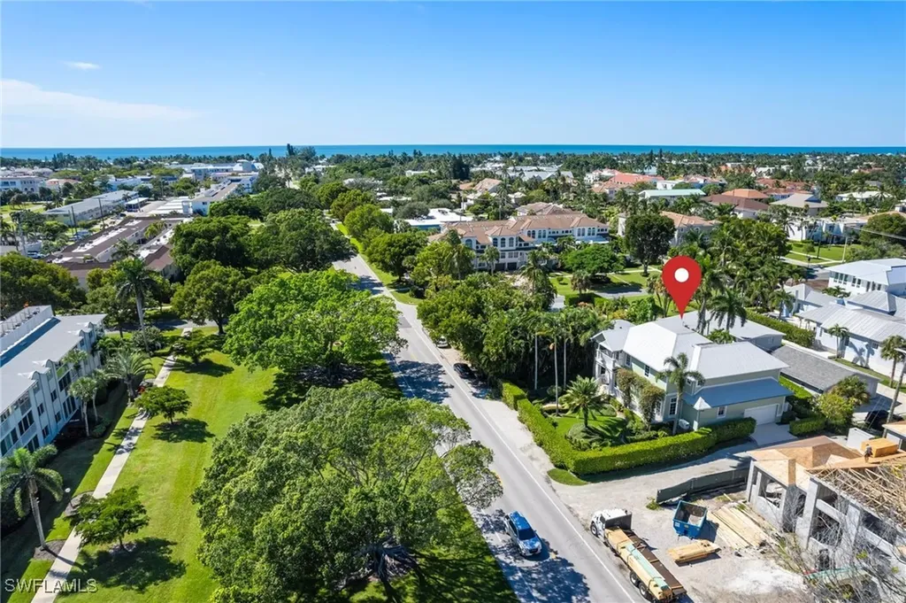 645 Broad Avenue S Naples FL 34102
