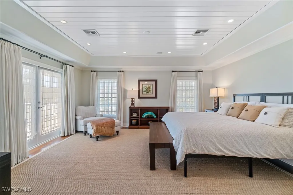 645 Broad Avenue S Naples FL 34102