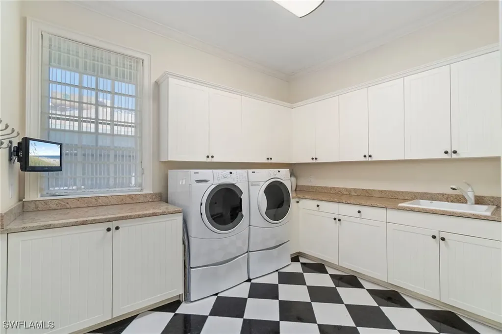 645 Broad Avenue S Naples FL 34102