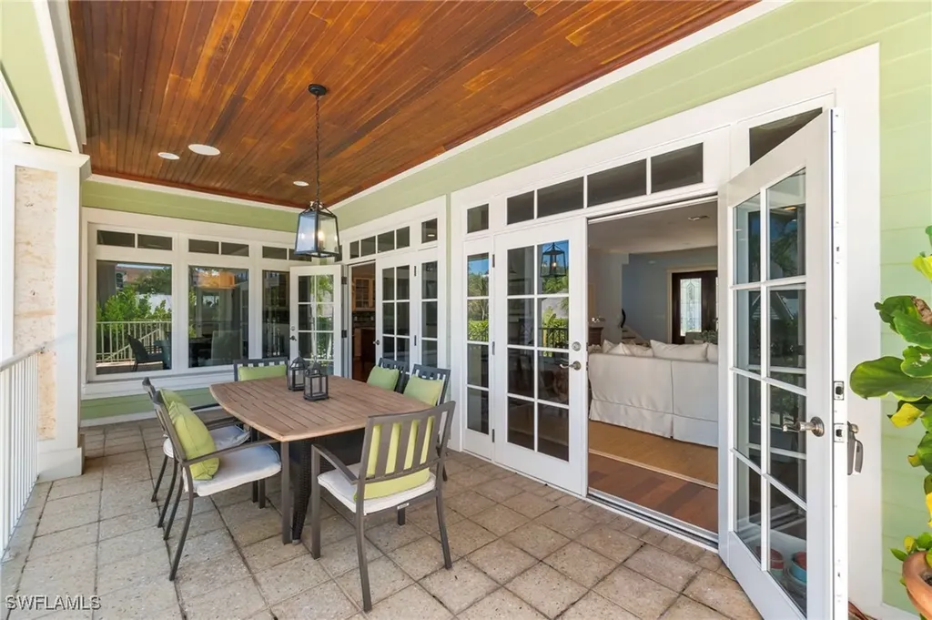 645 Broad Avenue S Naples FL 34102