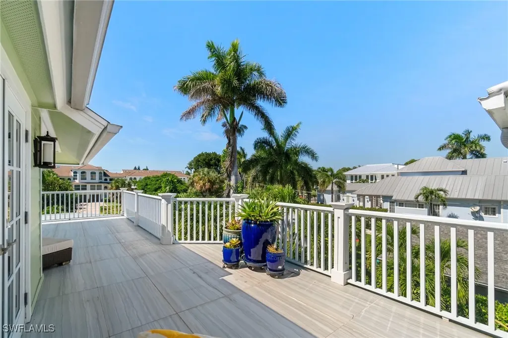 645 Broad Avenue S Naples FL 34102