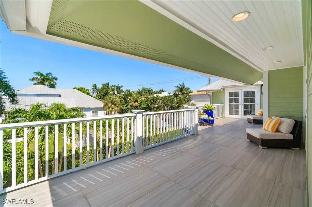 645 Broad Avenue S Naples FL 34102