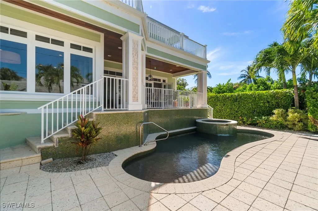 645 Broad Avenue S Naples FL 34102