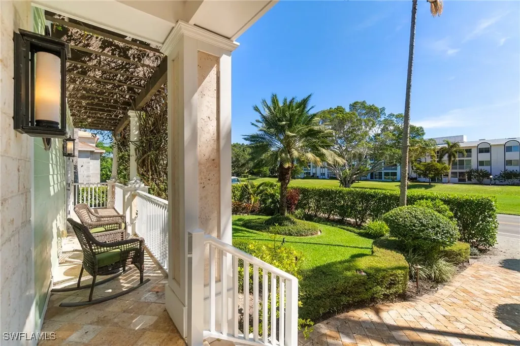 645 Broad Avenue S Naples FL 34102