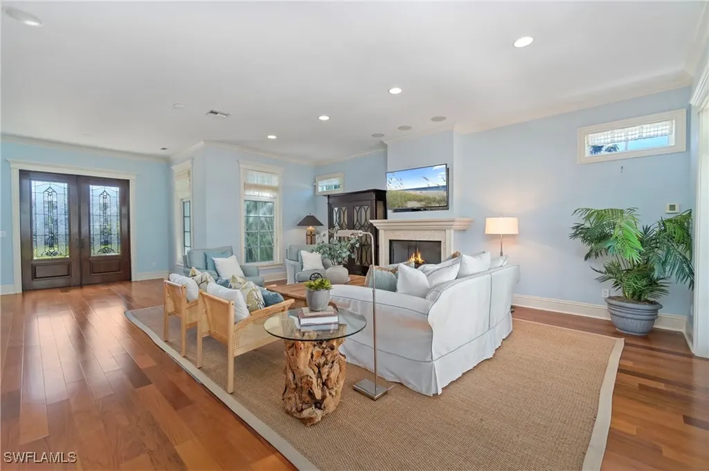 645 Broad Avenue S Naples FL 34102