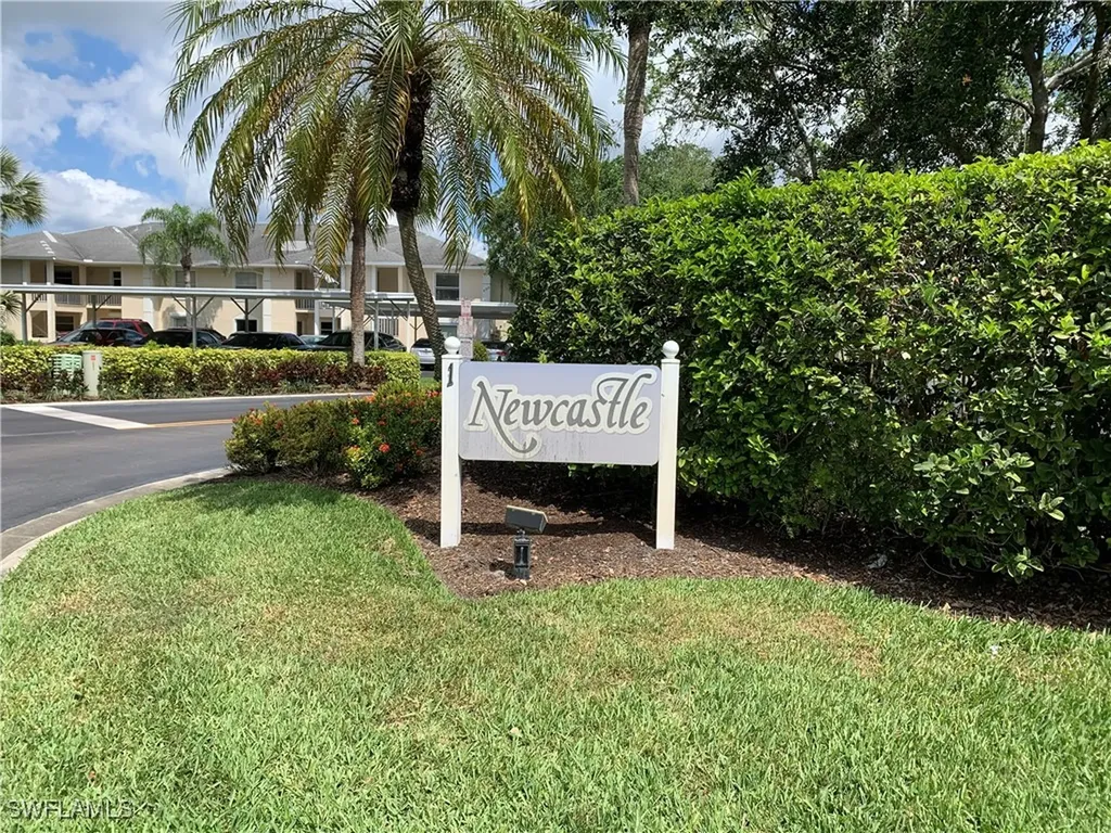 Naples FL, 729 Landover Court, Unit 101