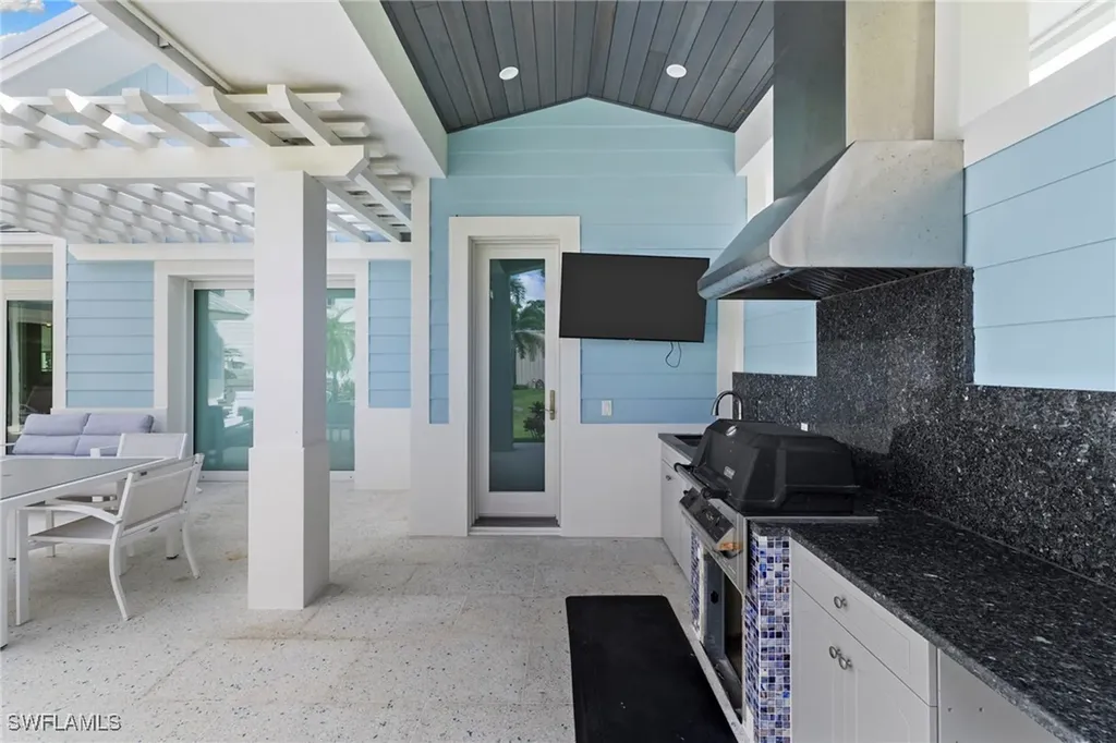 2961 Sanborn Avenue Naples FL 34120