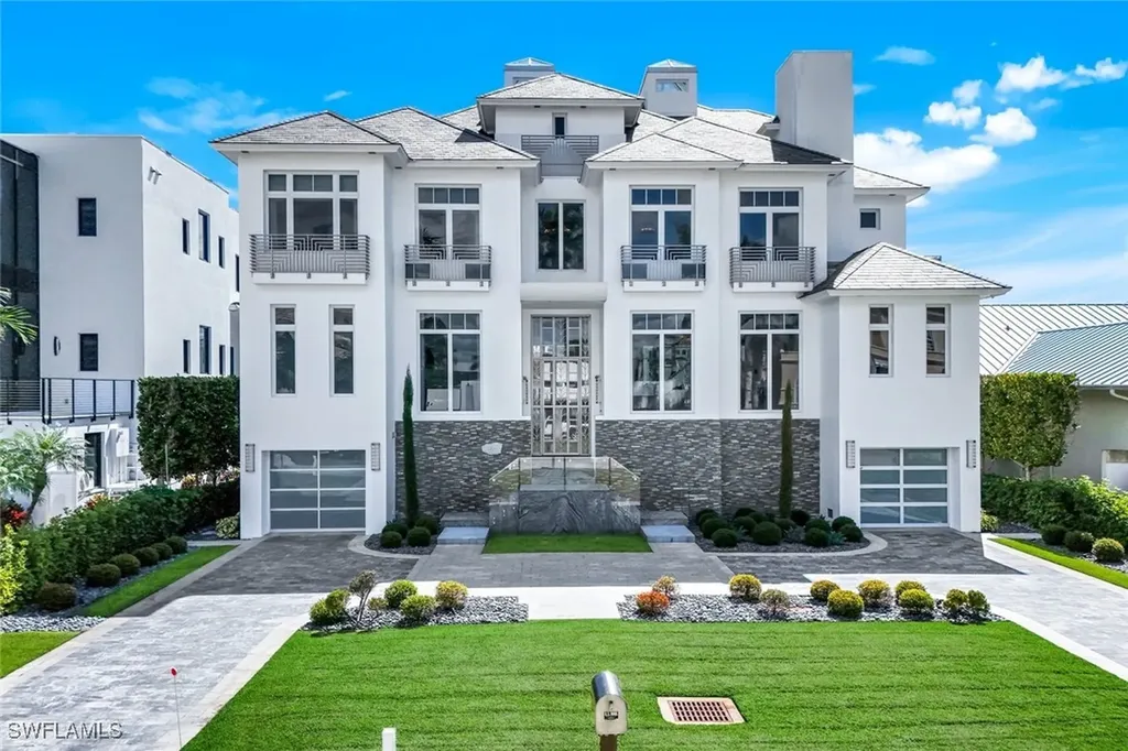 Naples FL, 260 Channel Drive