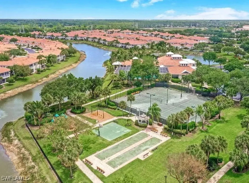 3411 Sandpiper Way Naples FL 34109