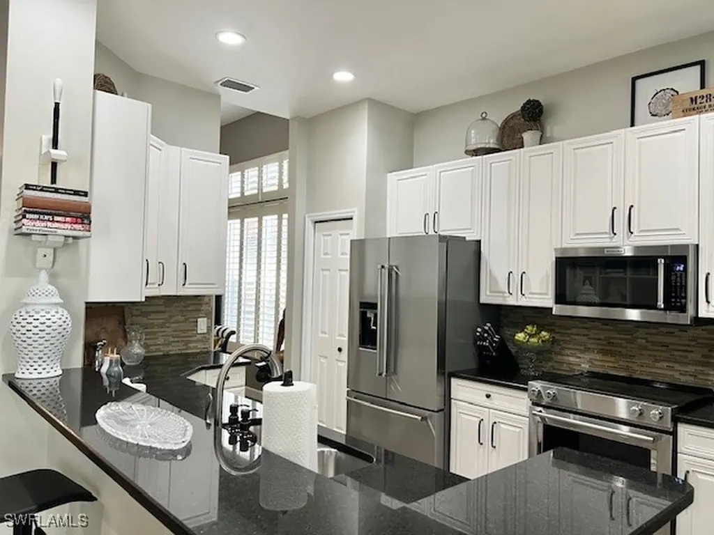 3411 Sandpiper Way Naples FL 34109