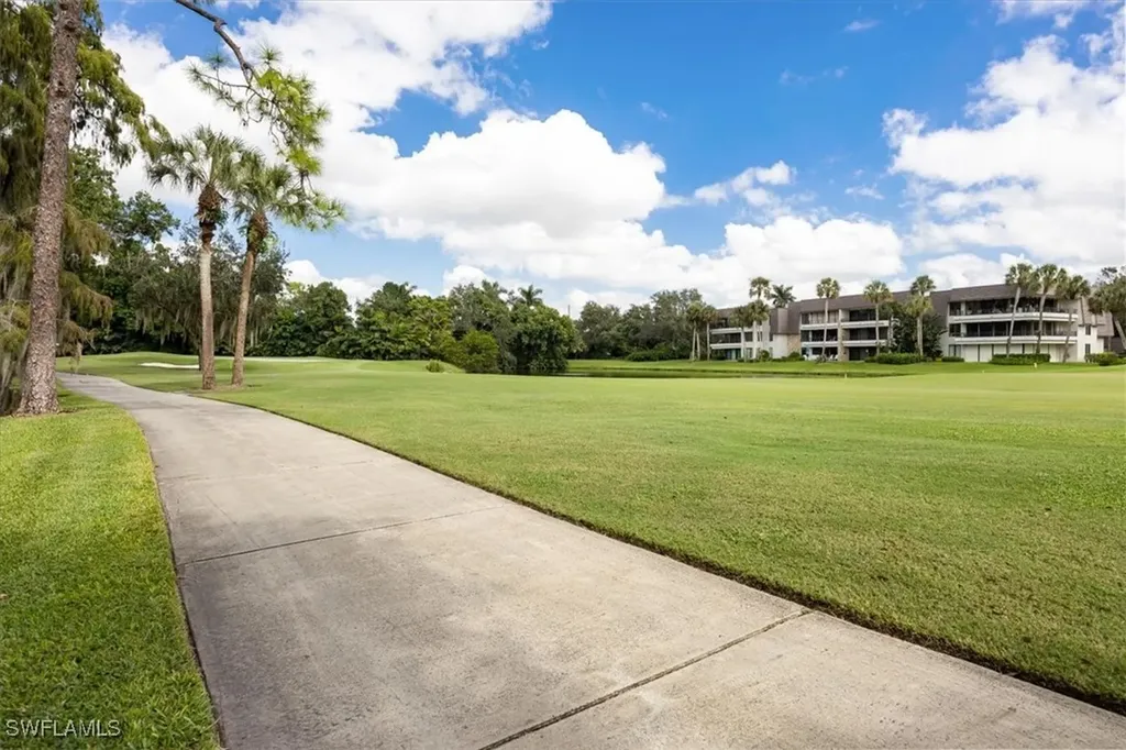 103 Clubhouse Lane Naples FL 34105