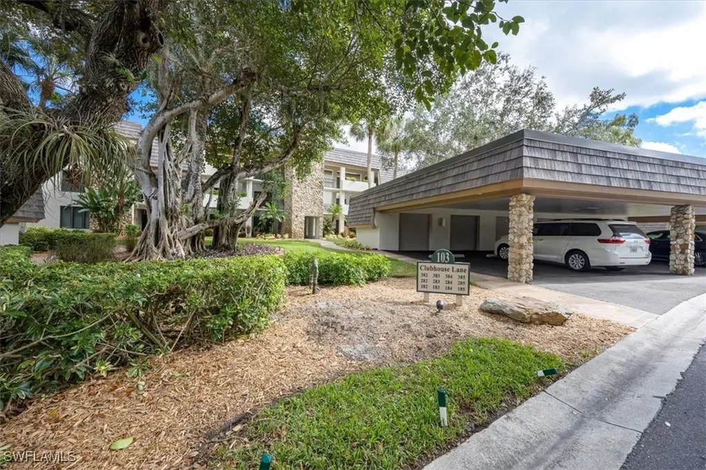 103 Clubhouse Lane Naples FL 34105