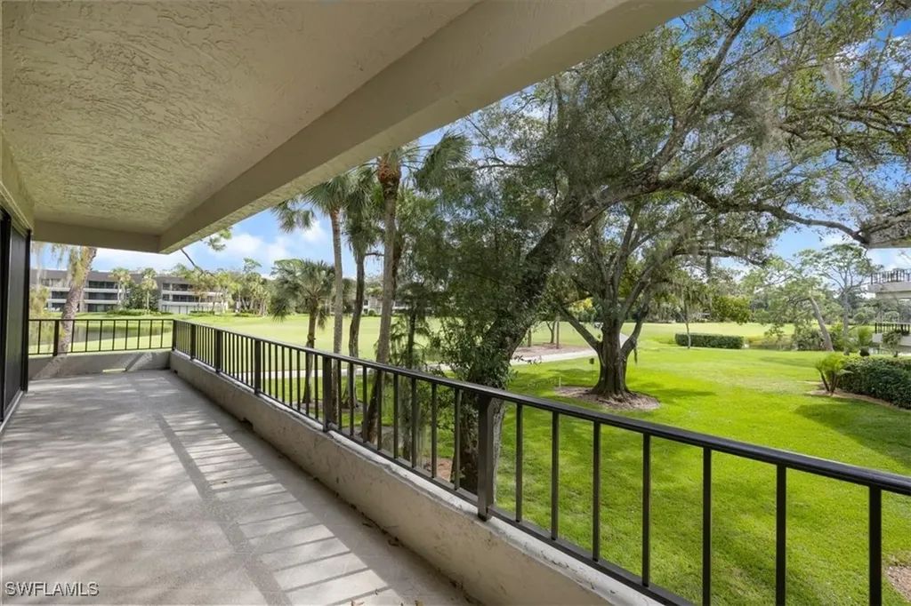 103 Clubhouse Lane Naples FL 34105