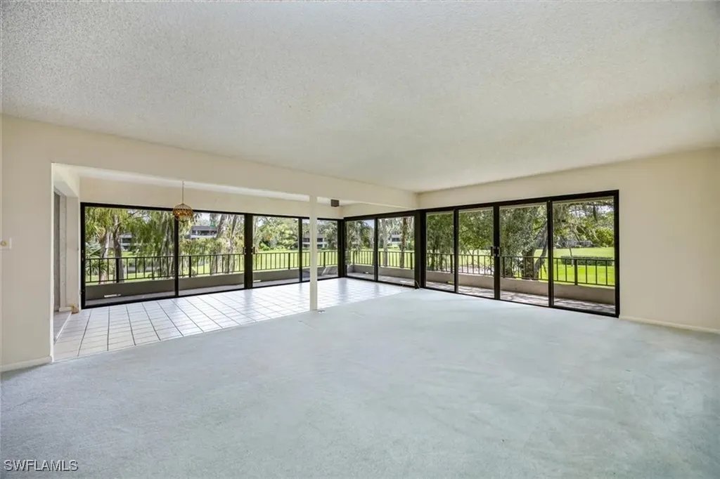 103 Clubhouse Lane Naples FL 34105