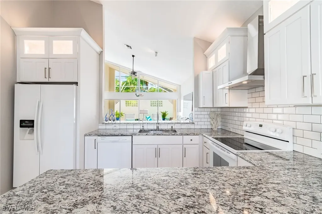 102 Palm Frond Court Naples FL 34104