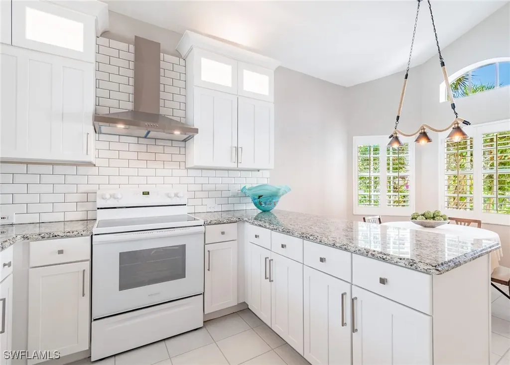 102 Palm Frond Court Naples FL 34104