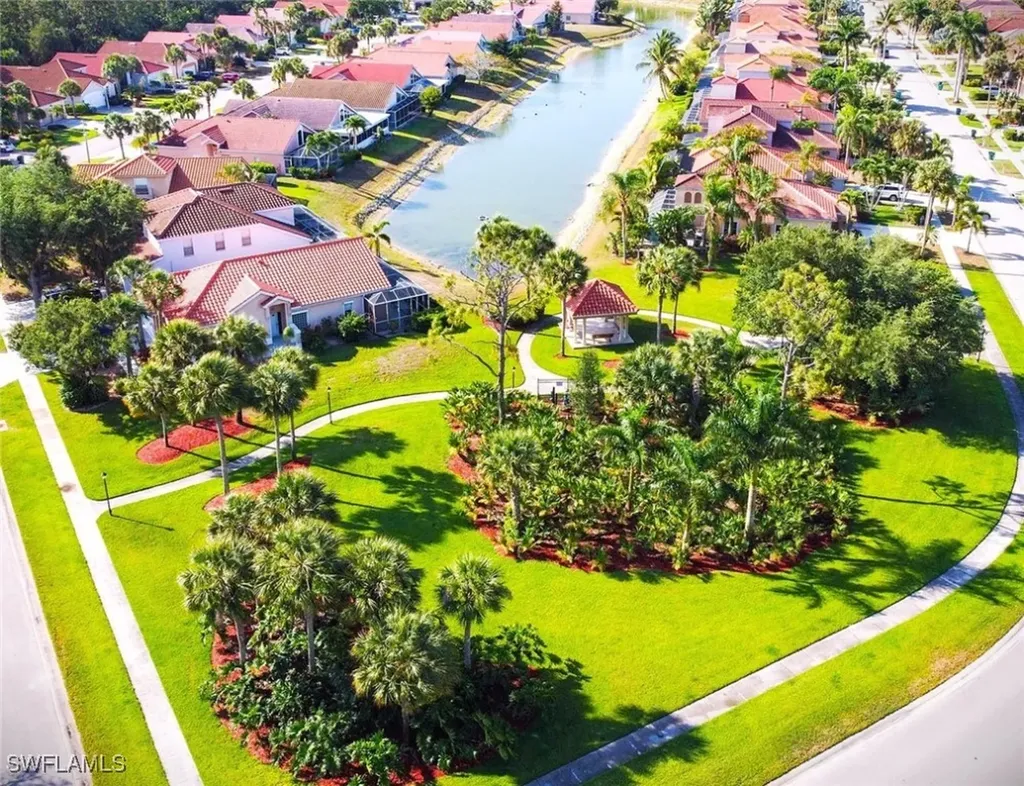 102 Palm Frond Court Naples FL 34104