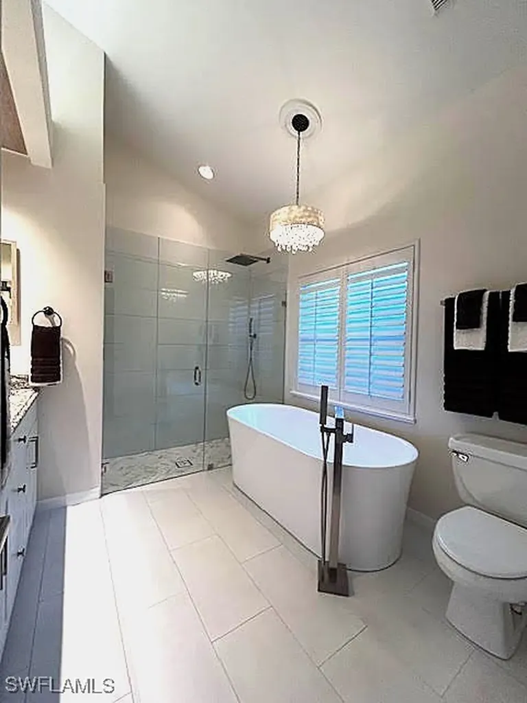 102 Palm Frond Court Naples FL 34104