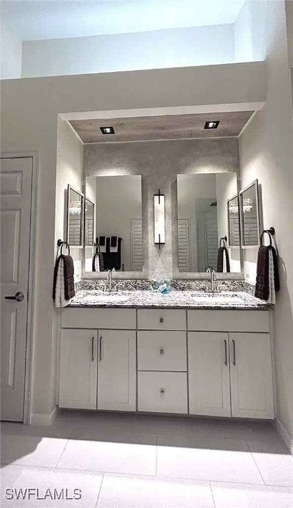 102 Palm Frond Court Naples FL 34104