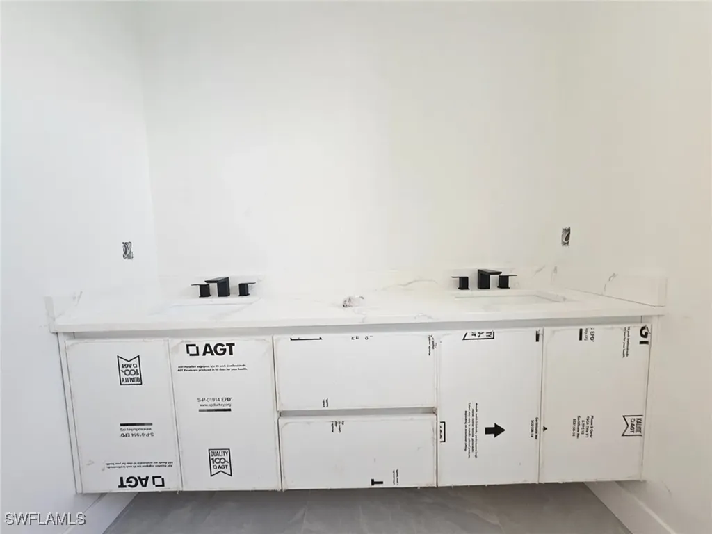 31 NW 19th Terrace Cape Coral FL 33993