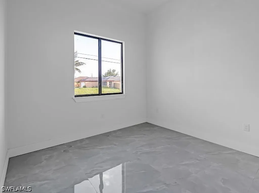 31 NW 19th Terrace Cape Coral FL 33993