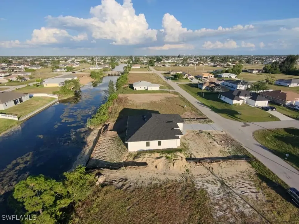 31 NW 19th Terrace Cape Coral FL 33993