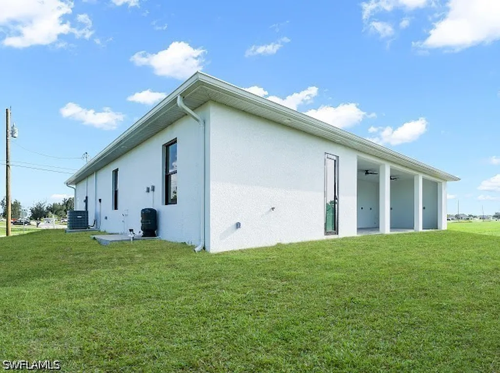 31 NW 19th Terrace Cape Coral FL 33993