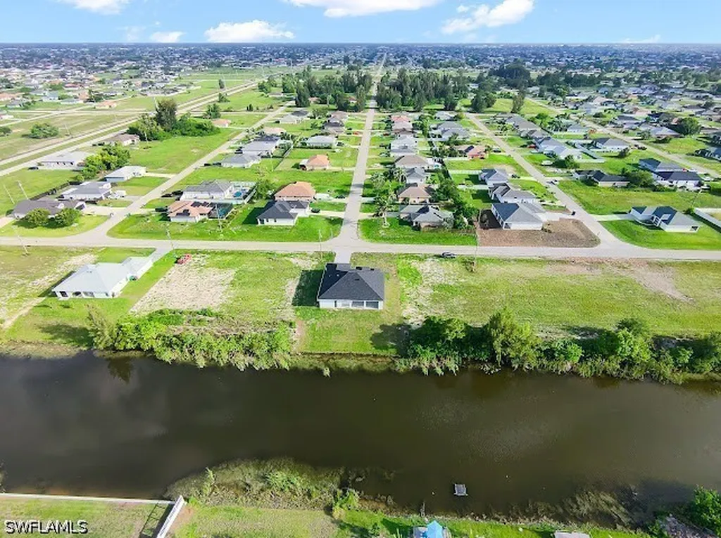 31 NW 19th Terrace Cape Coral FL 33993