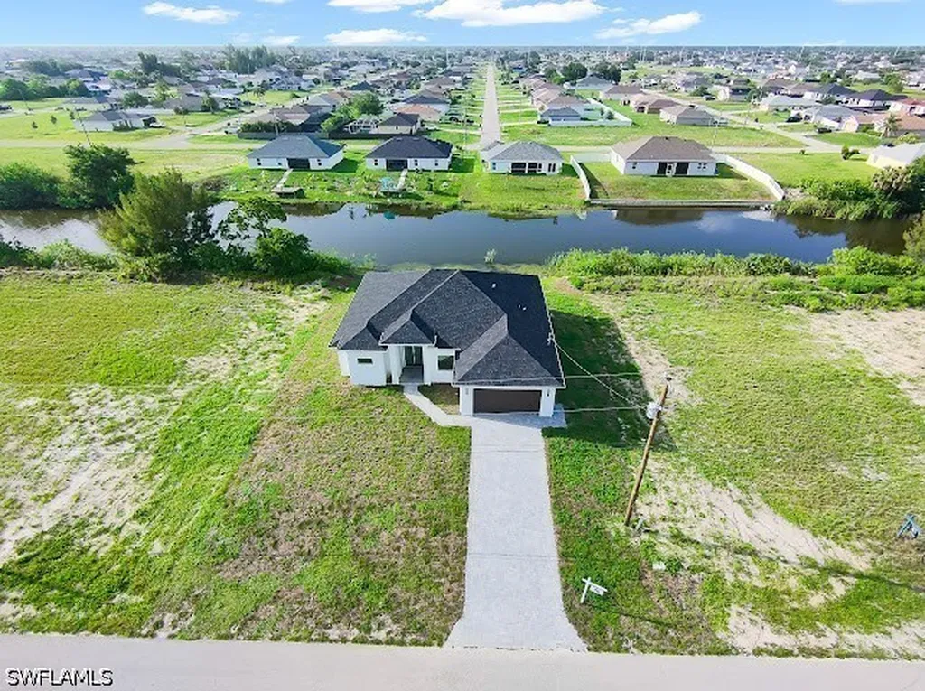 31 NW 19th Terrace Cape Coral FL 33993