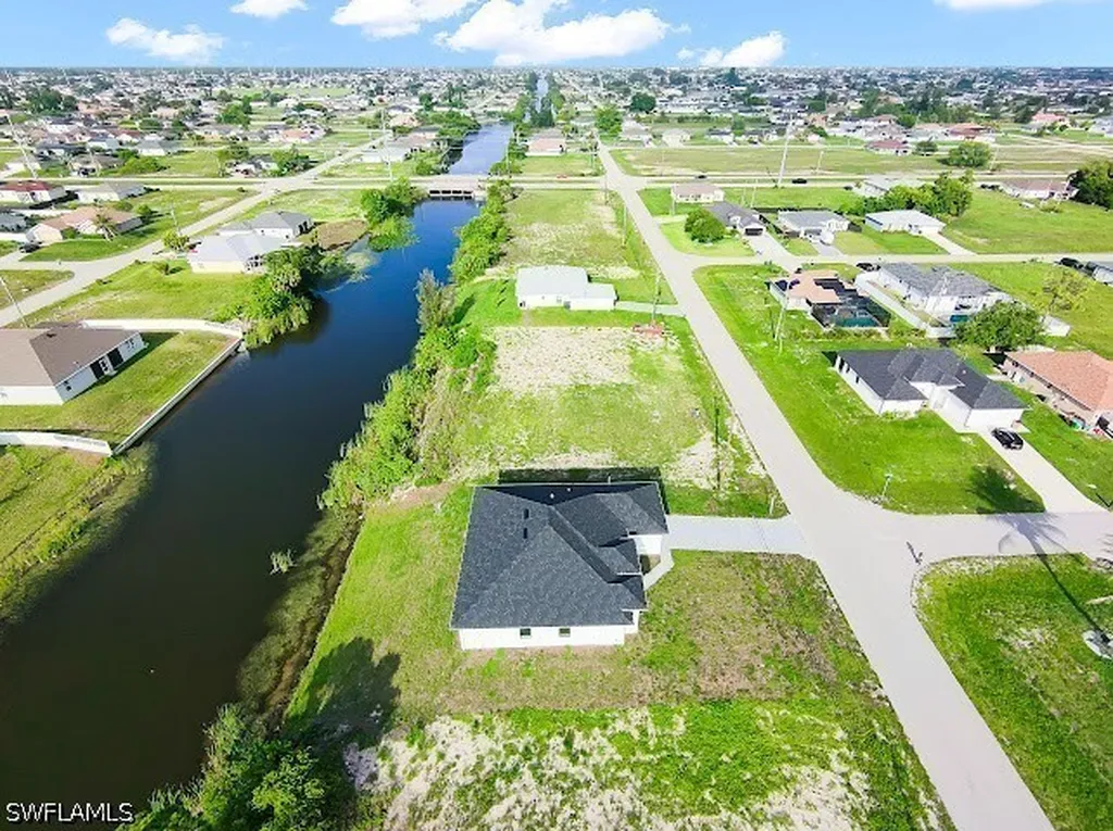 31 NW 19th Terrace Cape Coral FL 33993