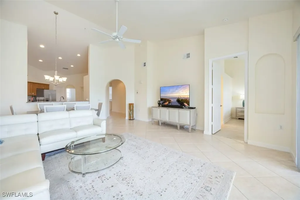 3057 Driftwood Way Naples FL 34109