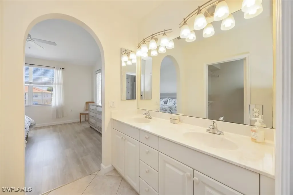 3057 Driftwood Way Naples FL 34109
