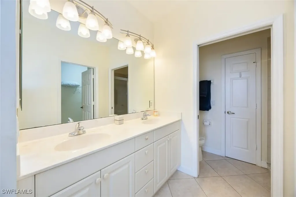 3057 Driftwood Way Naples FL 34109