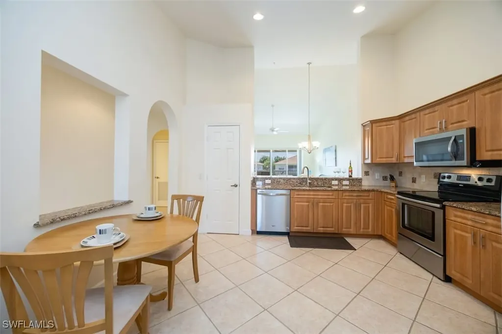3057 Driftwood Way Naples FL 34109