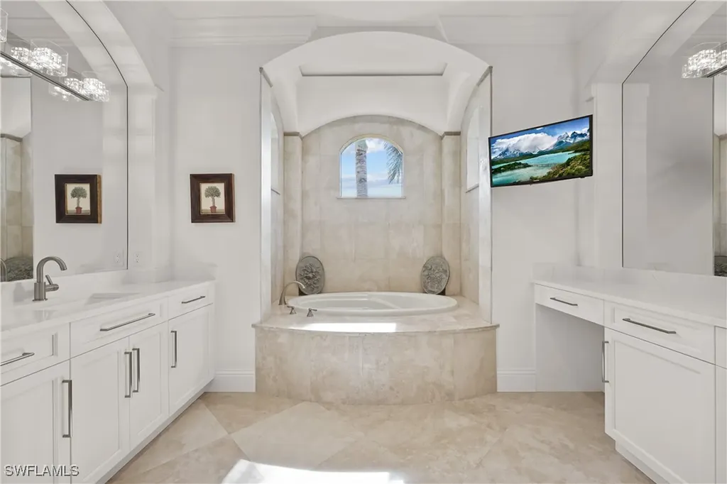 447 Egret Avenue Naples FL 34108