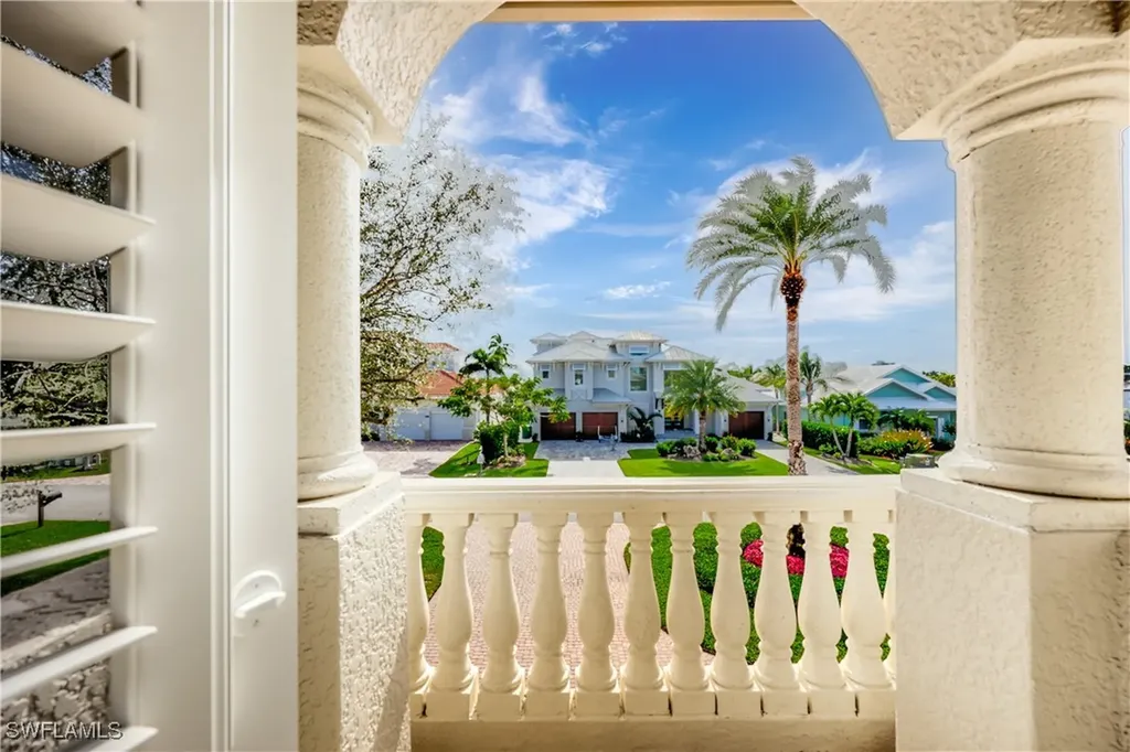 447 Egret Avenue Naples FL 34108