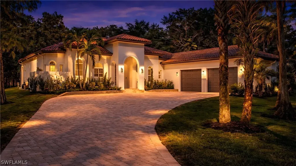 111 17th Street NW Naples FL 34120